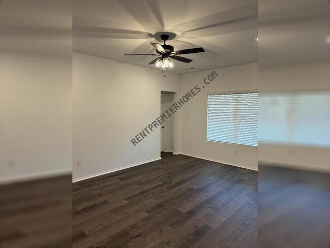 Foto del edificio - 102 Powder River Dr