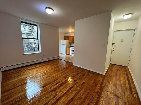 Foto del edificio - 1 bedroom in BRONX NY 10456