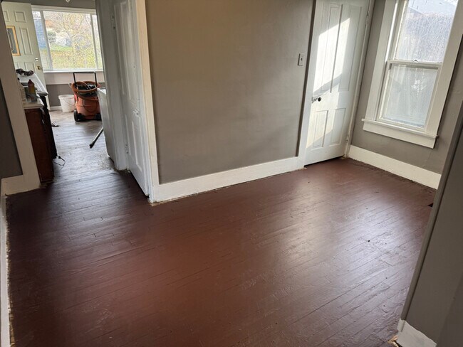 Foto del edificio - 1061 Raymond St