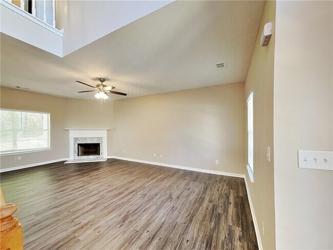 Foto del edificio - 217 Autumn Ridge Dr