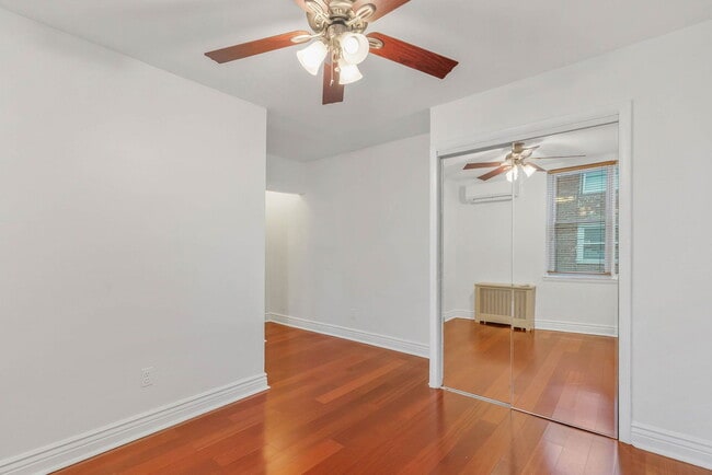 Photo - 129 Bainbridge St Townhome
