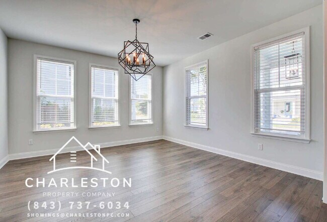 Foto del edificio - 612 Heartwood Ln