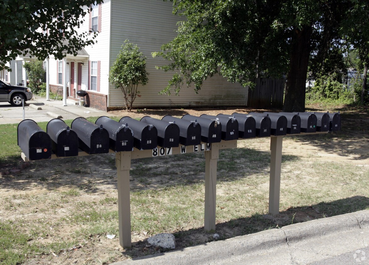 Foto del edificio - 807 W Elm St