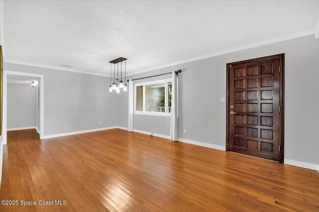 Building Photo - 118 S Indian Cir