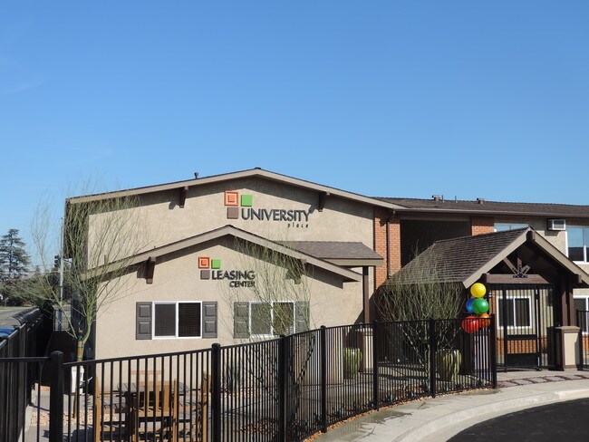 University Place Apartments Fresno Ca Apartments Com