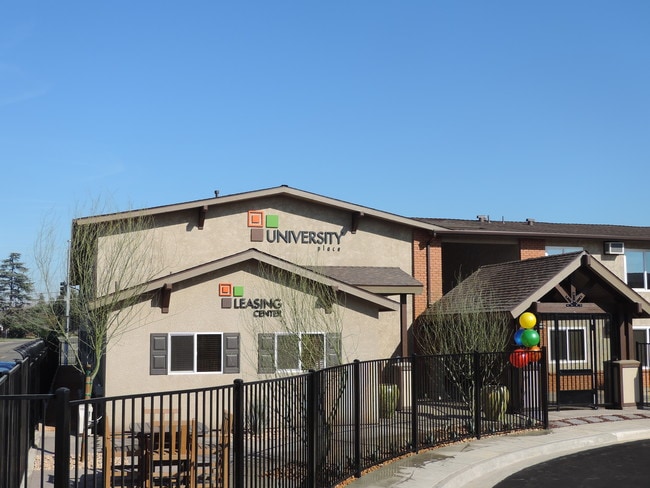 Building Photo - University Place