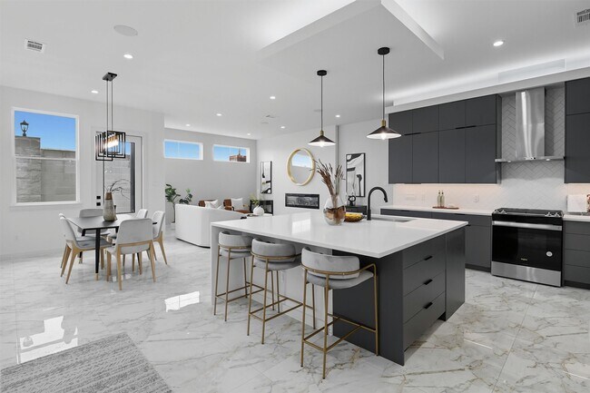 Building Photo - 2939 El Fenice Ln