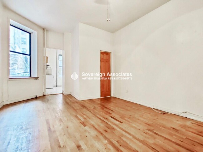 Foto del edificio - 3133 Broadway
