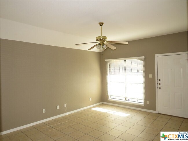 Building Photo - 3007 Dannen Ct