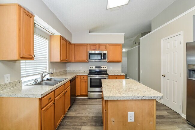 Foto del edificio - 1674 Canoe Creek Rd