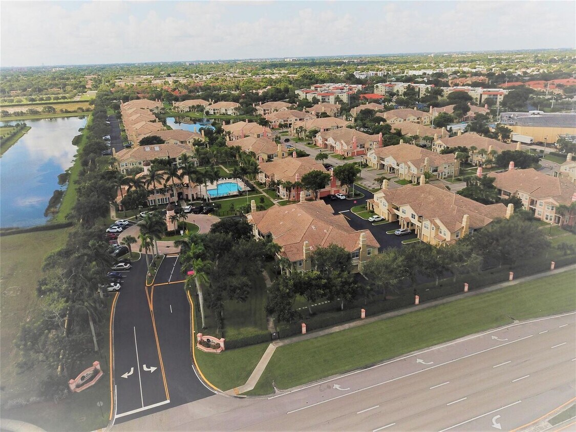 Photo - 306 BELMONT LN NORTH LAUDERDALE, FL 33068