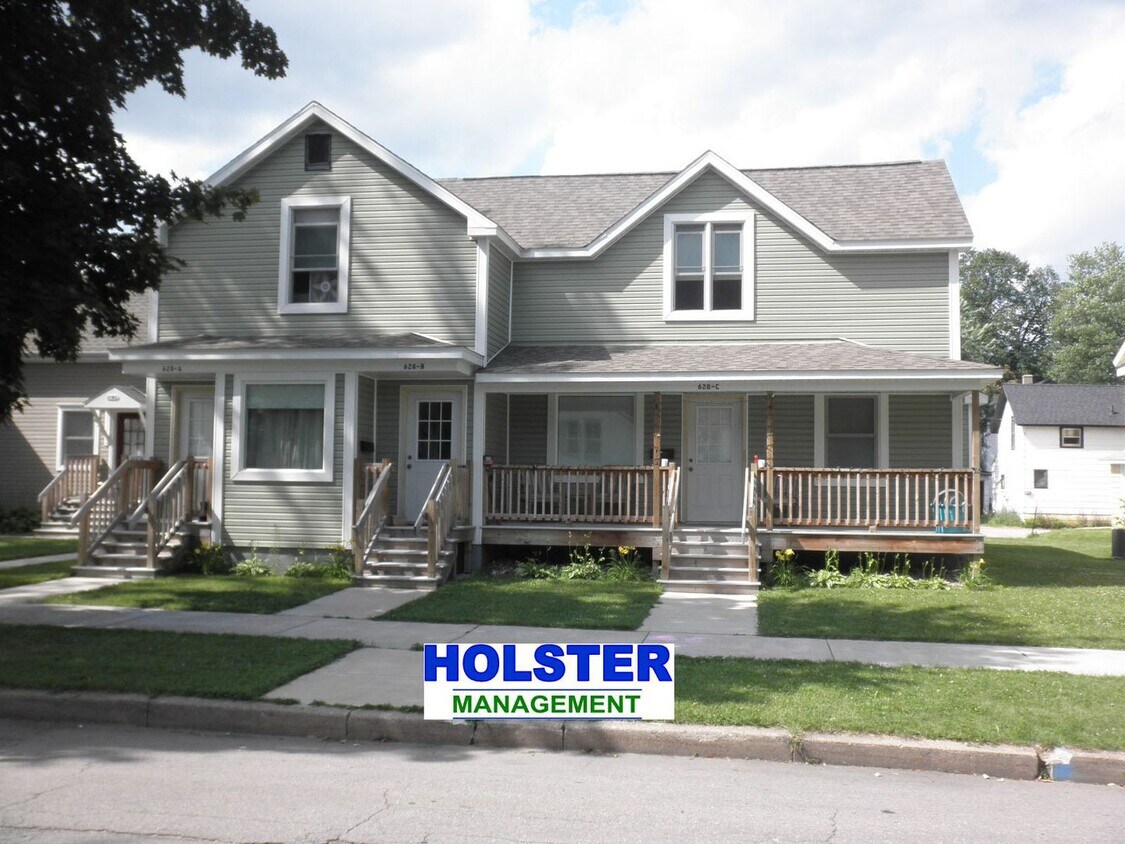 Primary Photo - 628 McClellan St