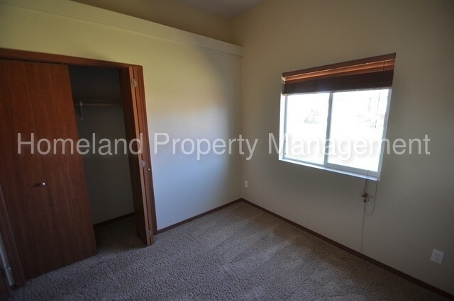 Building Photo - Beautiful 3 bed 2 bath in 5 Mile Spokane