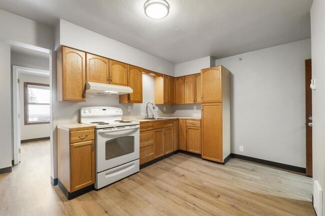 Building Photo - 403 1/2 Garfield St S-19