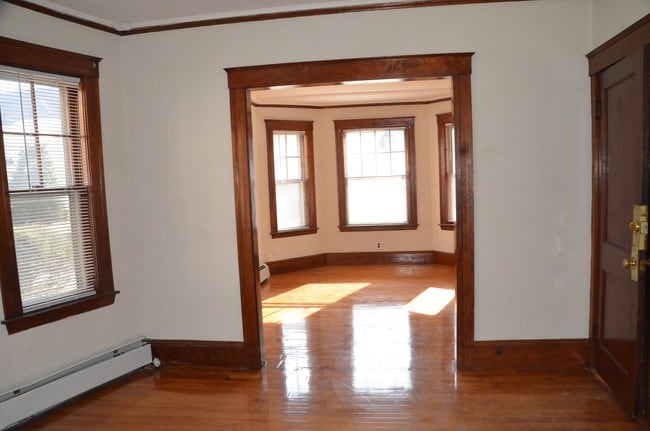 Livingroom - 30 Fountain St