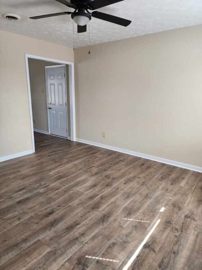 Building Photo - 6516 Tampico Ct, Fayetteville