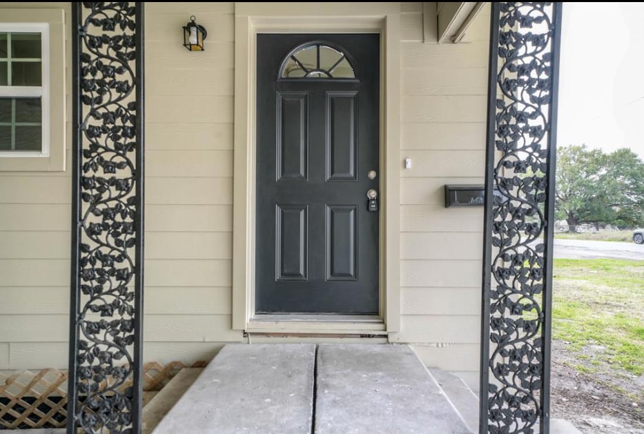 Front door - 305 Albert St