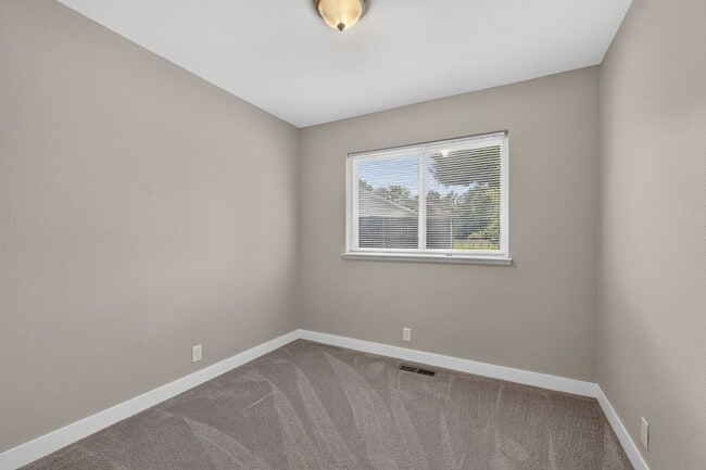 Building Photo - 3689 Whispering Woods Dr
