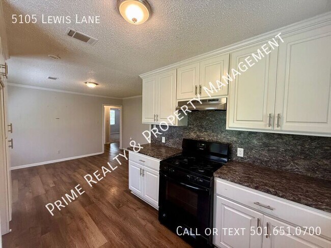Building Photo - 5105 Lewis Ln