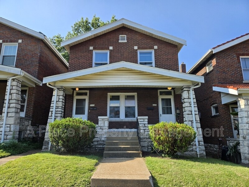 Primary Photo - 5322 Itaska St