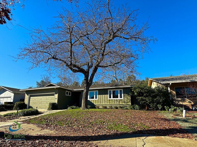 Foto del edificio - $5,200 - Beautifully remodeled 3 Bed/2 Bath Sunnyvale Home - COMING SOON!