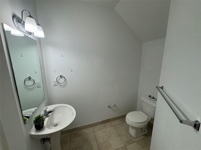 Foto del edificio - 2675 SW 81st Terrace
