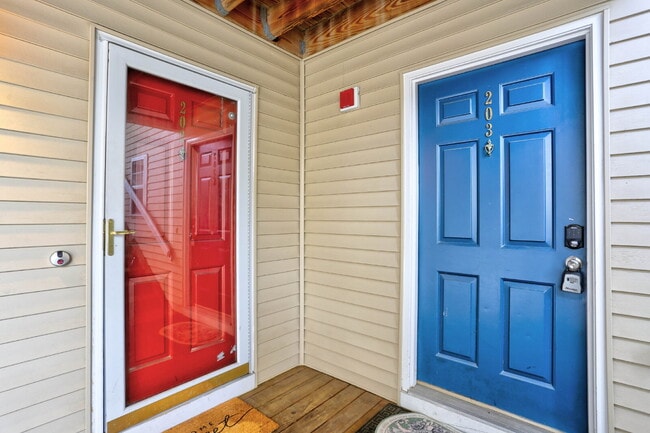 Building Photo - 2BD/2BA Delightfully Cozy Garden Condo in Columbia