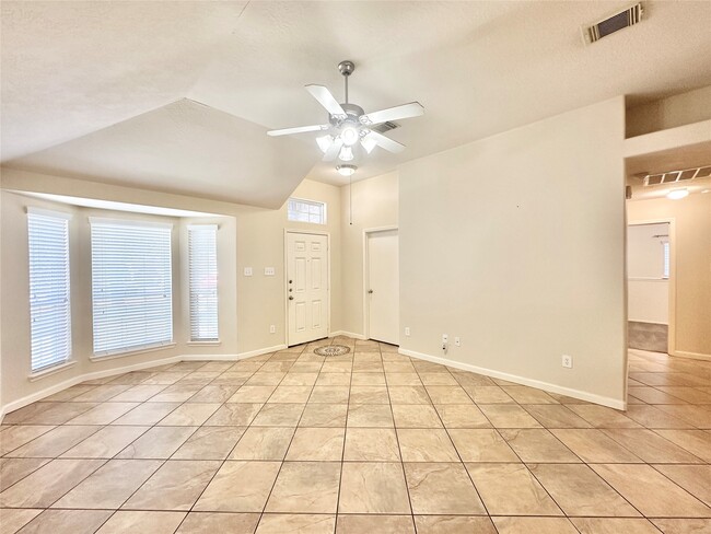 Building Photo - 11023 KNOBBLEY Oak Ct