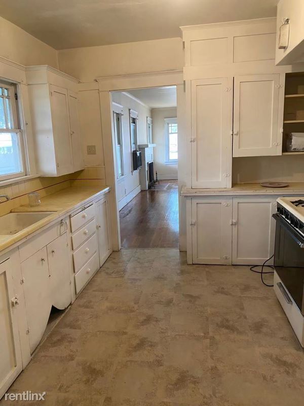 Building Photo - 3 br, 1 bath House - 328 S 8th St