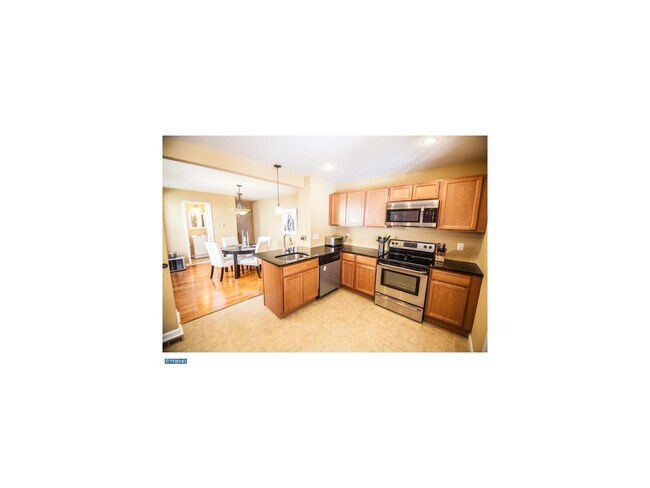 Cocina - 703 E Hector St