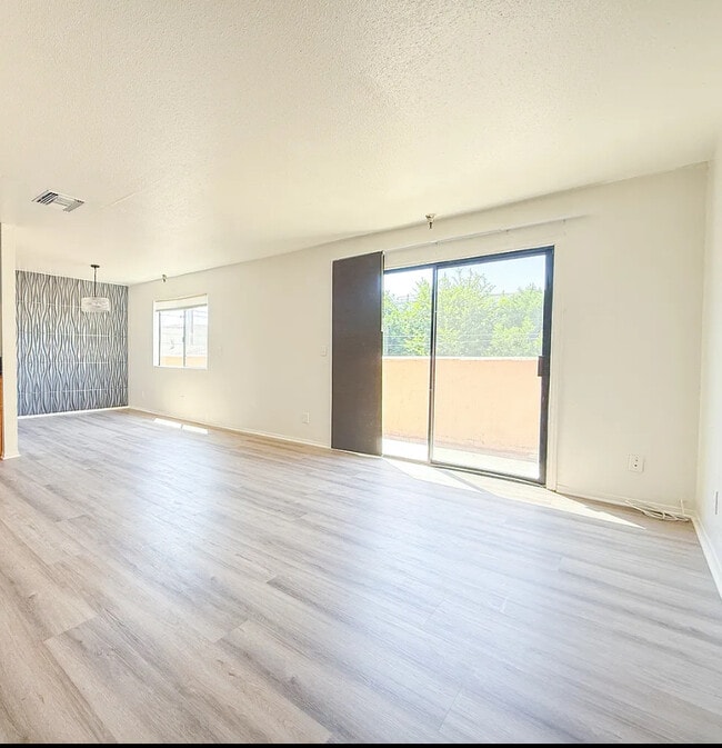 Building Photo - Delano Townhomes
