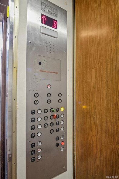 Foto del edificio - 120 Glynn Ct