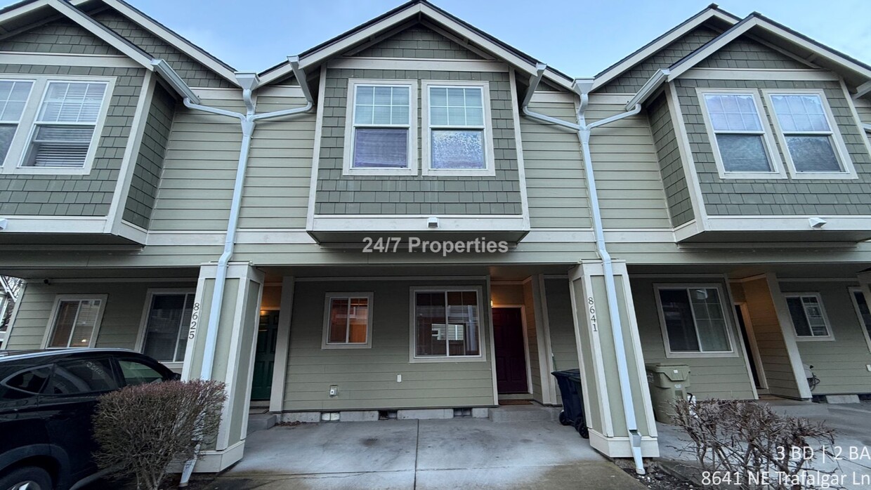 Foto principal - Nice 3BD I 2BA Townhome - Hillsboro!