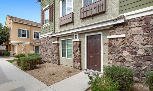 Building Photo - 4029 E Windsor Dr