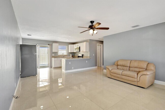 Foto del edificio - 212 Palmetto Dr