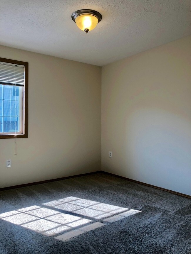 Foto del edificio - 10324 SE Division St