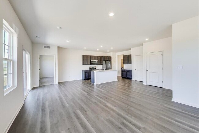 Foto del edificio - 6443 Juniper Dr
