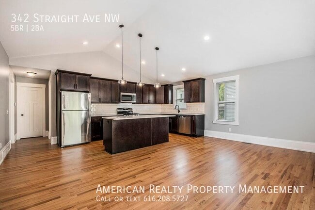 Foto del edificio - 342 Straight Ave NW