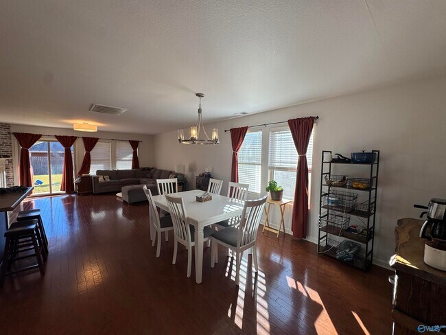 Building Photo - 709 Oak Cove Ln NW