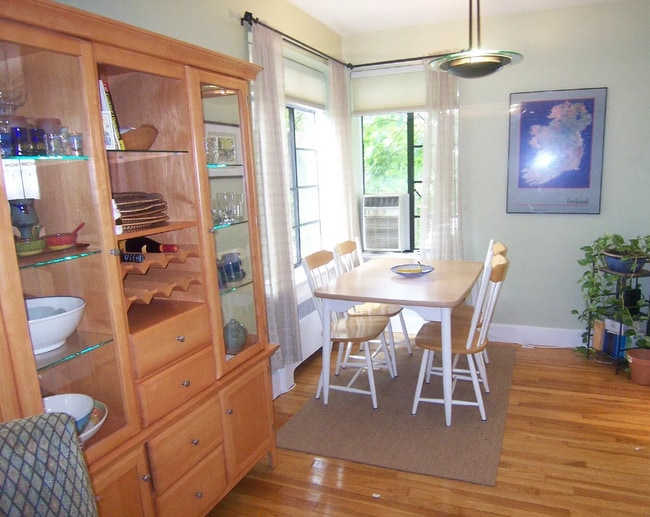 Building Photo - 97 Strathmore Rd