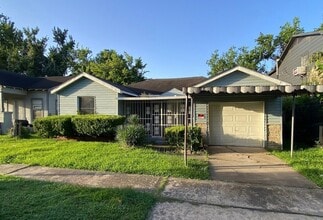 Building Photo - 5424 San Juan St