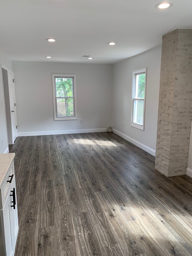 Sala de estar o comedor - 93 Robert St