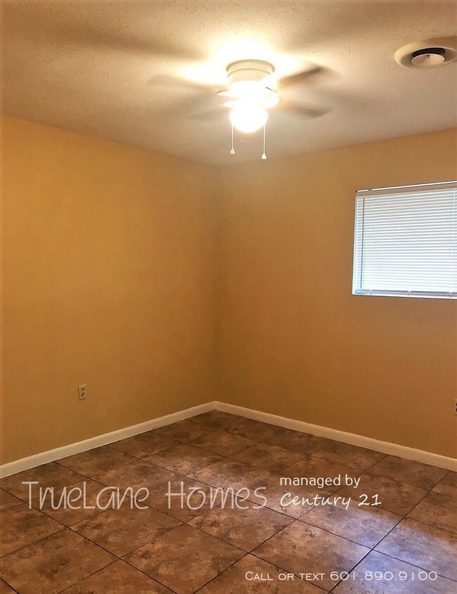 Building Photo - 3104 Meadow Forest Dr