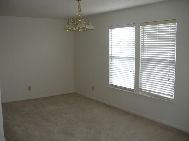 Foto del edificio - 10391 Cotton Blossom Dr