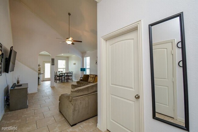 Building Photo - 4 br, 2 bath House - 6902 Lantern Hll Lane