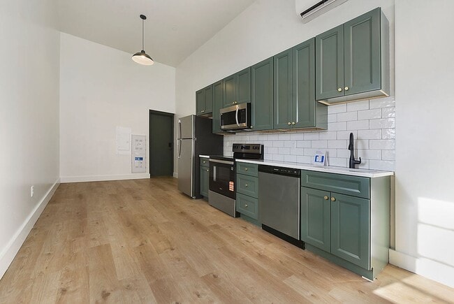 Interior Photo - The Benedict