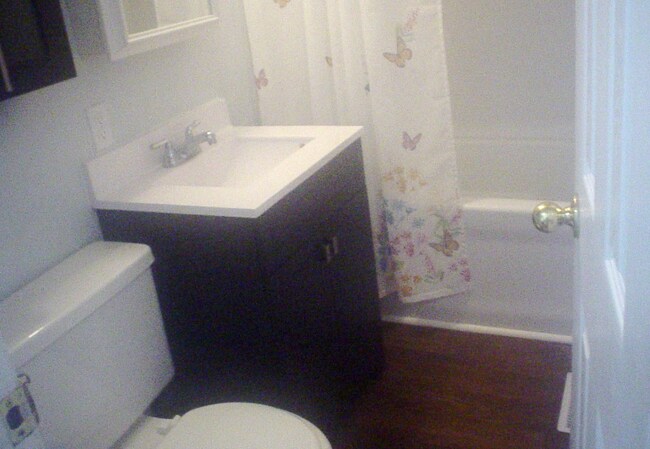 Foto del edificio - 12777 Butternut Ave