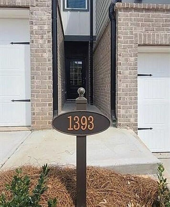 Foto del edificio - 1393 Vayda Ct