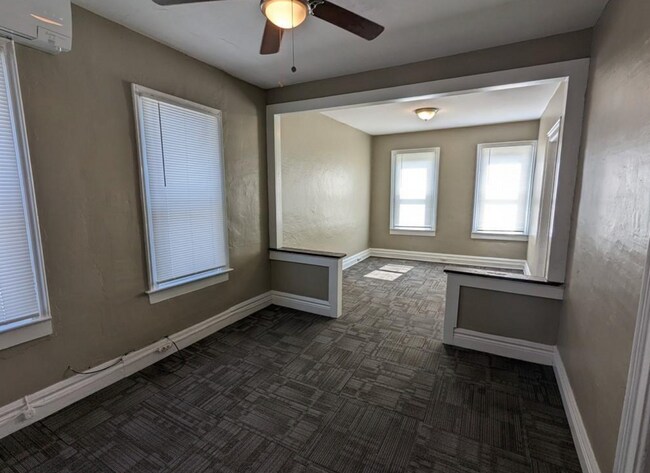 Building Photo - 28 Sidway Street, Unit B (Upstairs)
