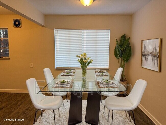 Foto del edificio - 115 Waverly Ave